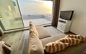 Povoa De Varzim-Sleeps4-Beachfront-Ac-Parking